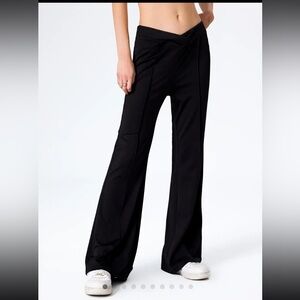 NEW Cider sz Large Black V Waist Knitted Flare Pants with Seam Detailing